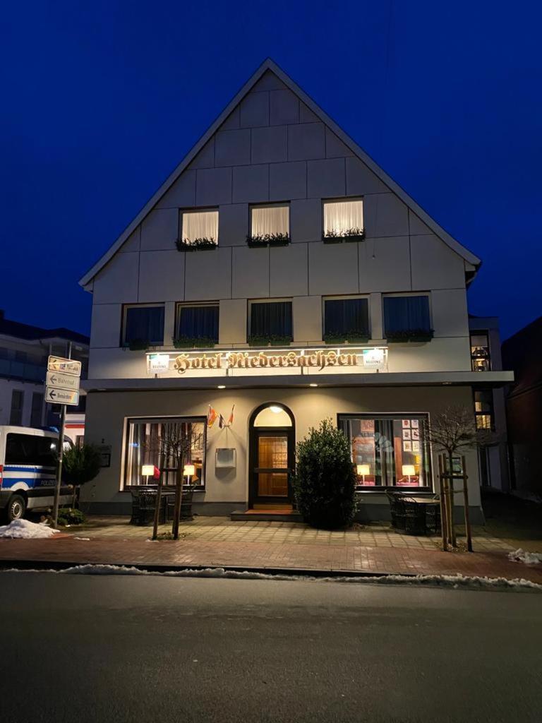 Hotel Niedersachsen ควาเคนบรุค ภายนอก รูปภาพ