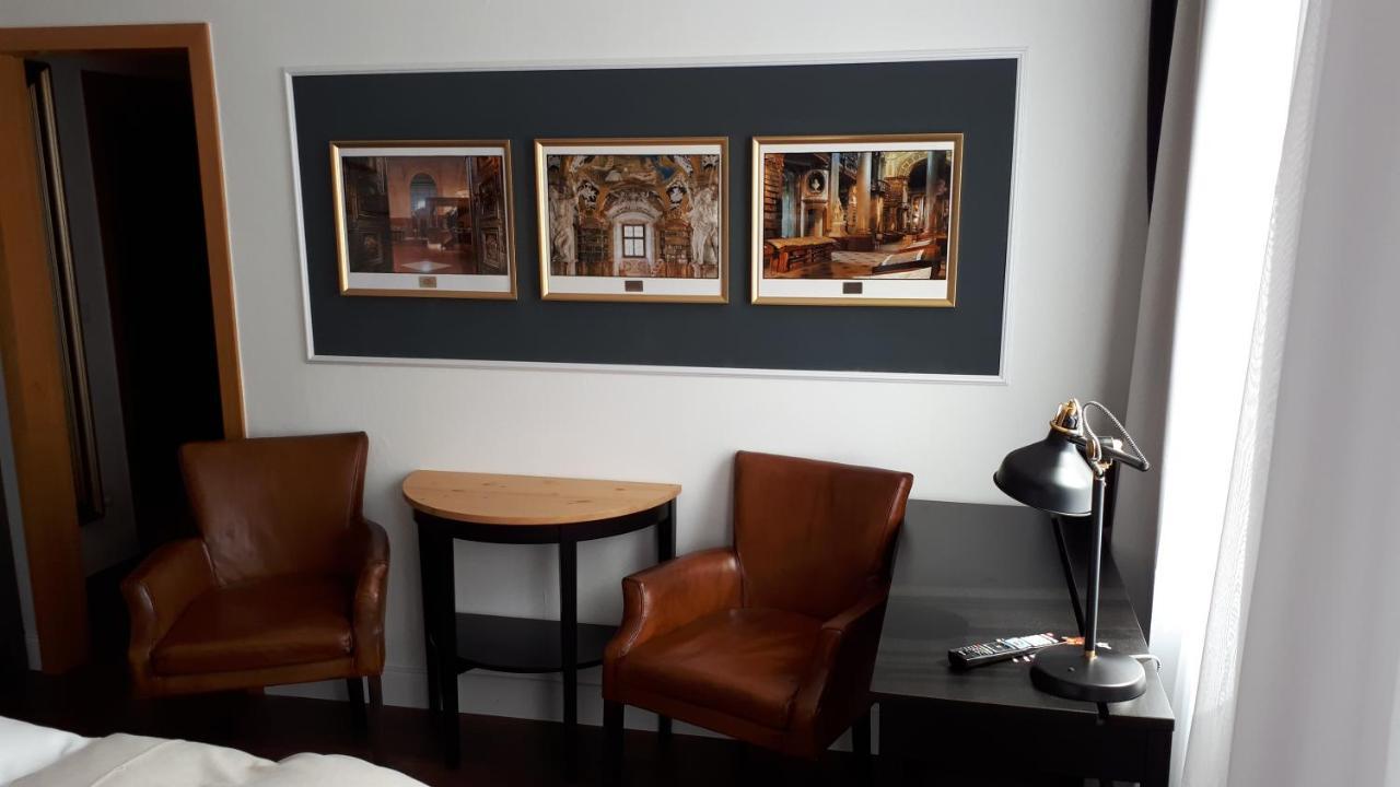 Hotel Niedersachsen ควาเคนบรุค ภายนอก รูปภาพ