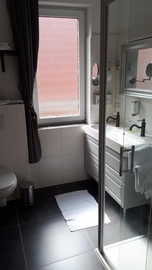 Hotel Niedersachsen ควาเคนบรุค ภายนอก รูปภาพ