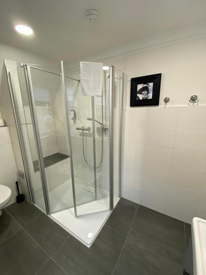 Hotel Niedersachsen ควาเคนบรุค ภายนอก รูปภาพ