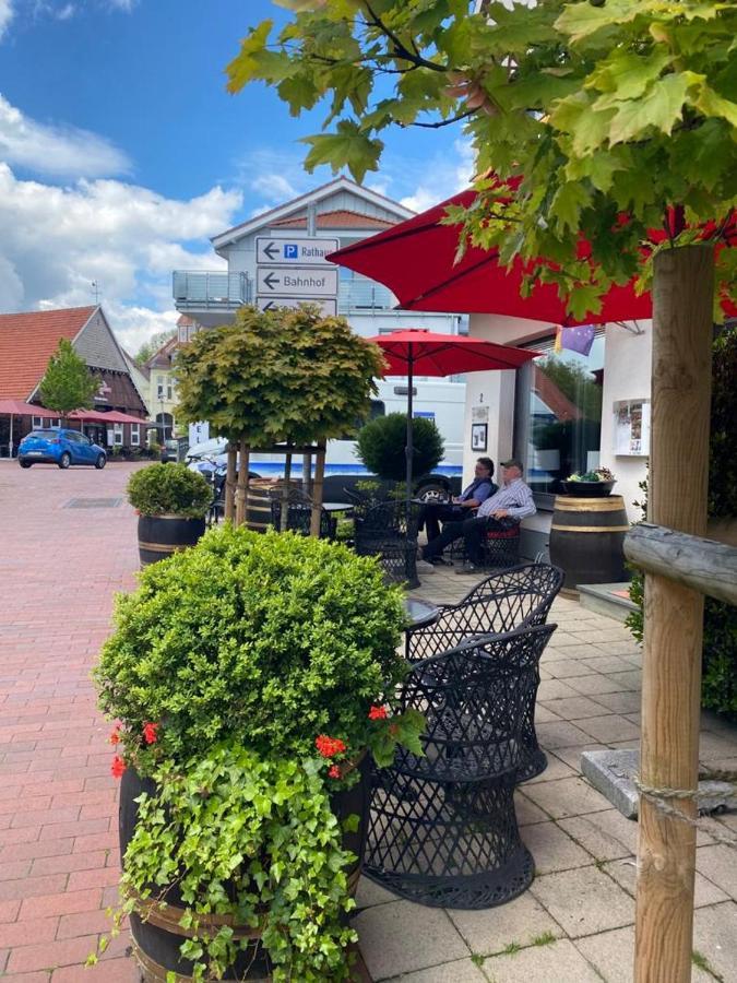 Hotel Niedersachsen ควาเคนบรุค ภายนอก รูปภาพ